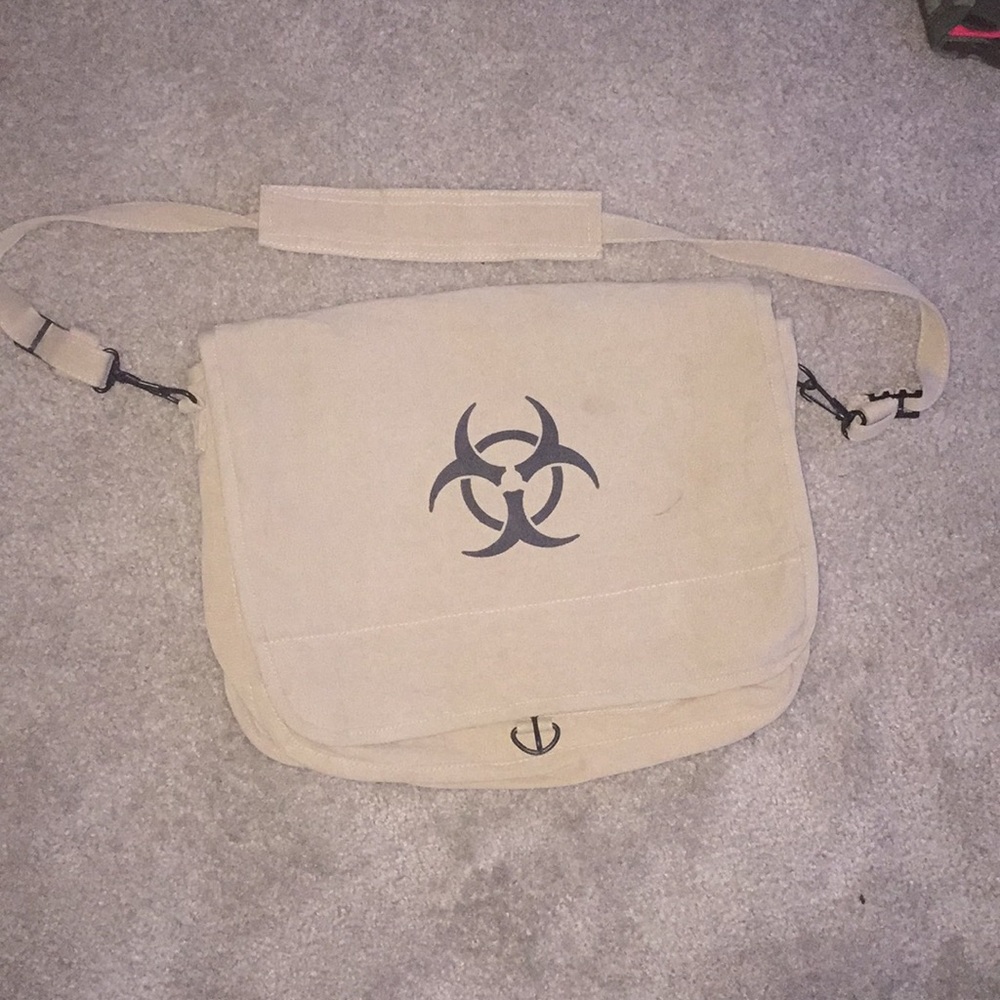 Biohazard satchel